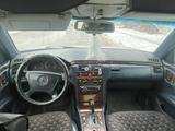 Mercedes-Benz E 230 1995 годаүшін2 300 000 тг. в Сатпаев – фото 5