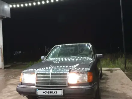 Mercedes-Benz E 300 1990 года за 1 800 000 тг. в Астана – фото 7