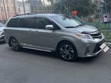 Toyota Sienna 2016 года за 14 500 000 тг. в Семей