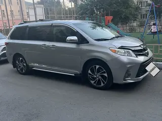 Toyota Sienna, 2016