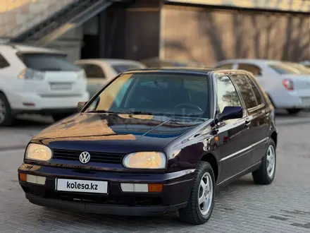 Volkswagen Golf 1996 года за 1 950 000 тг. в Шымкент