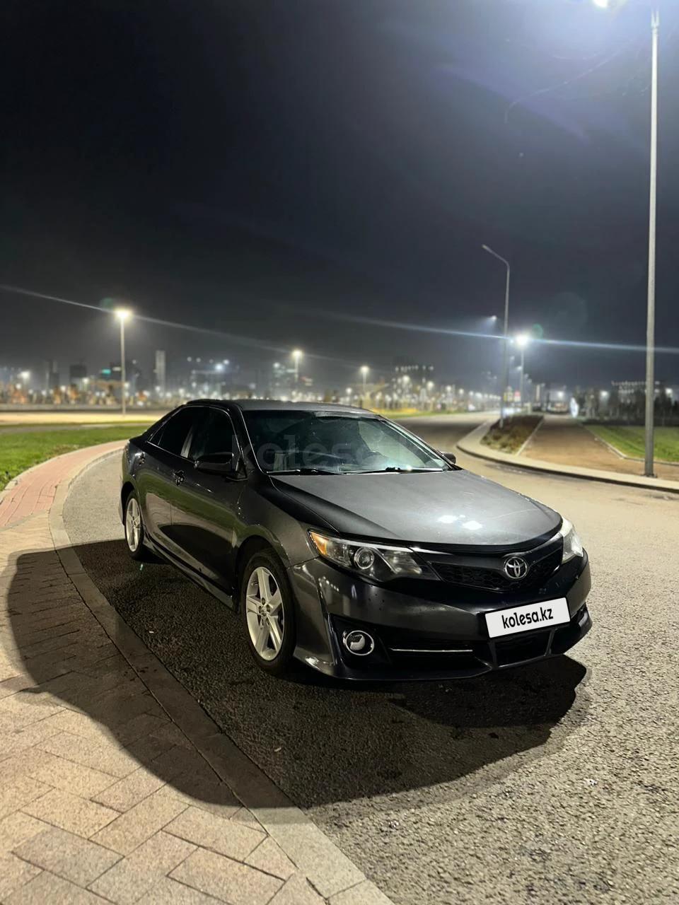 Toyota Camry 2014 г.