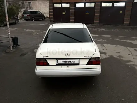 Mercedes-Benz E 220 1994 года за 2 100 000 тг. в Алматы – фото 17