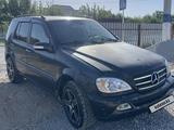 Mercedes-Benz ML 320 2002 года за 3 000 000 тг. в Шымкент – фото 3