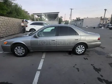 Toyota Camry 2000 года за 2 800 000 тг. в Павлодар – фото 3