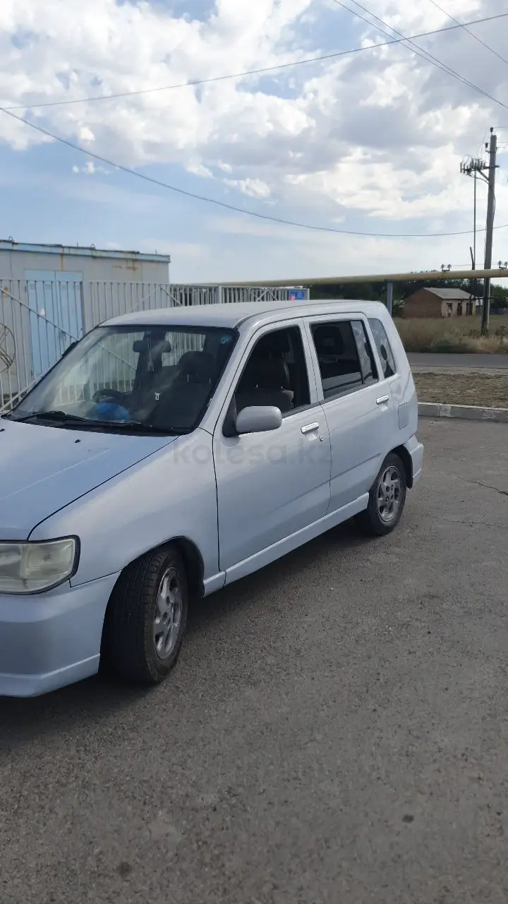 Nissan Cube, 2001