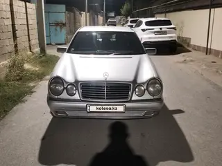 Mercedes-Benz E 320
