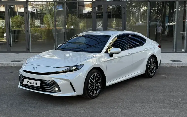 Toyota Camry 2025 года за 25 300 000 тг. в Шымкент
