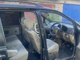 Nissan Prairie Joy 1997 года за 1 800 000 тг. в Усть-Каменогорск – фото 2