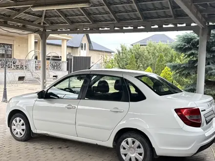 ВАЗ (Lada) Granta 2190 2018 года за 3 100 000 тг. в Алматы – фото 2