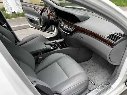 Mercedes-Benz S 500 2007 года за 10 900 000 тг. в Алматы – фото 21