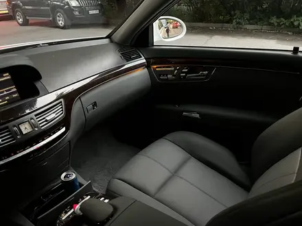 Mercedes-Benz S 500 2007 года за 10 900 000 тг. в Алматы – фото 29