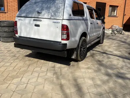 Toyota Hilux 2015 года за 12 000 000 тг. в Актобе – фото 2