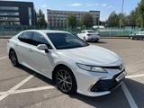 Toyota Camry 2021 годаүшін17 800 000 тг. в Алматы – фото 3