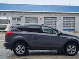 Toyota RAV4 2015 года за 10 700 000 тг. в Уральск – фото 5