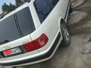 Audi 100