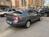 Volkswagen Passat 2006 годаfor4 500 000 тг. в Астана – фото 2