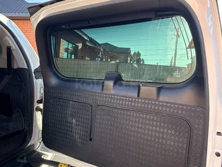 Toyota Land Cruiser Prado 2020 года за 22 700 000 тг. в Актобе – фото 8