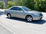 Toyota Camry 2004 года за 7 500 000 тг. в Караганда – фото 2