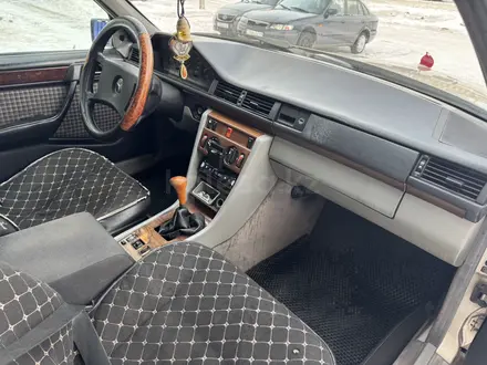 Mercedes-Benz E 200 1992 года за 1 700 000 тг. в Астана – фото 17