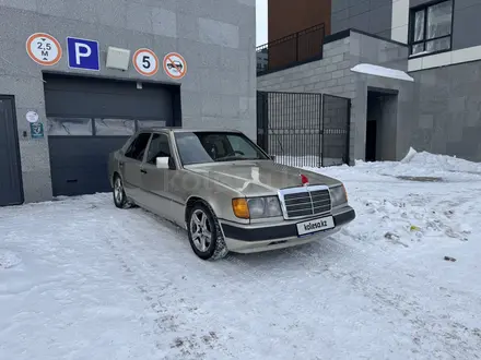 Mercedes-Benz E 200 1992 года за 1 700 000 тг. в Астана – фото 7