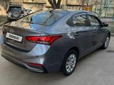 Hyundai Accent 2018 годаfor7 200 000 тг. в Алматы – фото 2