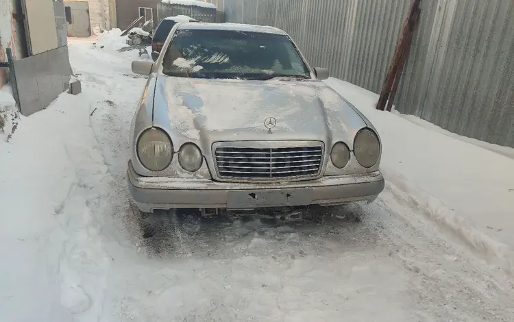 Mercedes-Benz E 230 1997 года за 100 000 тг. в Караганда