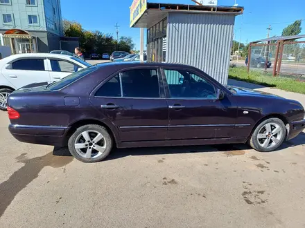 Mercedes-Benz E 230 1996 года за 2 500 000 тг. в Астана – фото 2