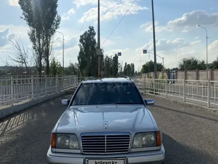 Mercedes-Benz E 200 1994 года за 2 200 000 тг. в Шымкент
