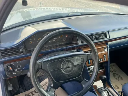 Mercedes-Benz E 200 1994 года за 2 200 000 тг. в Шымкент – фото 8