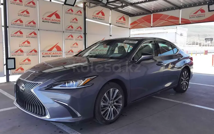 Lexus ES 250 2021 годаfor16 000 000 тг. в Алматы