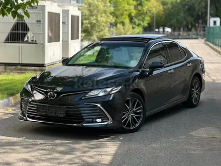 Toyota Camry 2023 года за 16 500 000 тг. в Шымкент