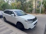 Mitsubishi Outlander 2013 года за 8 490 000 тг. в Алматы – фото 2