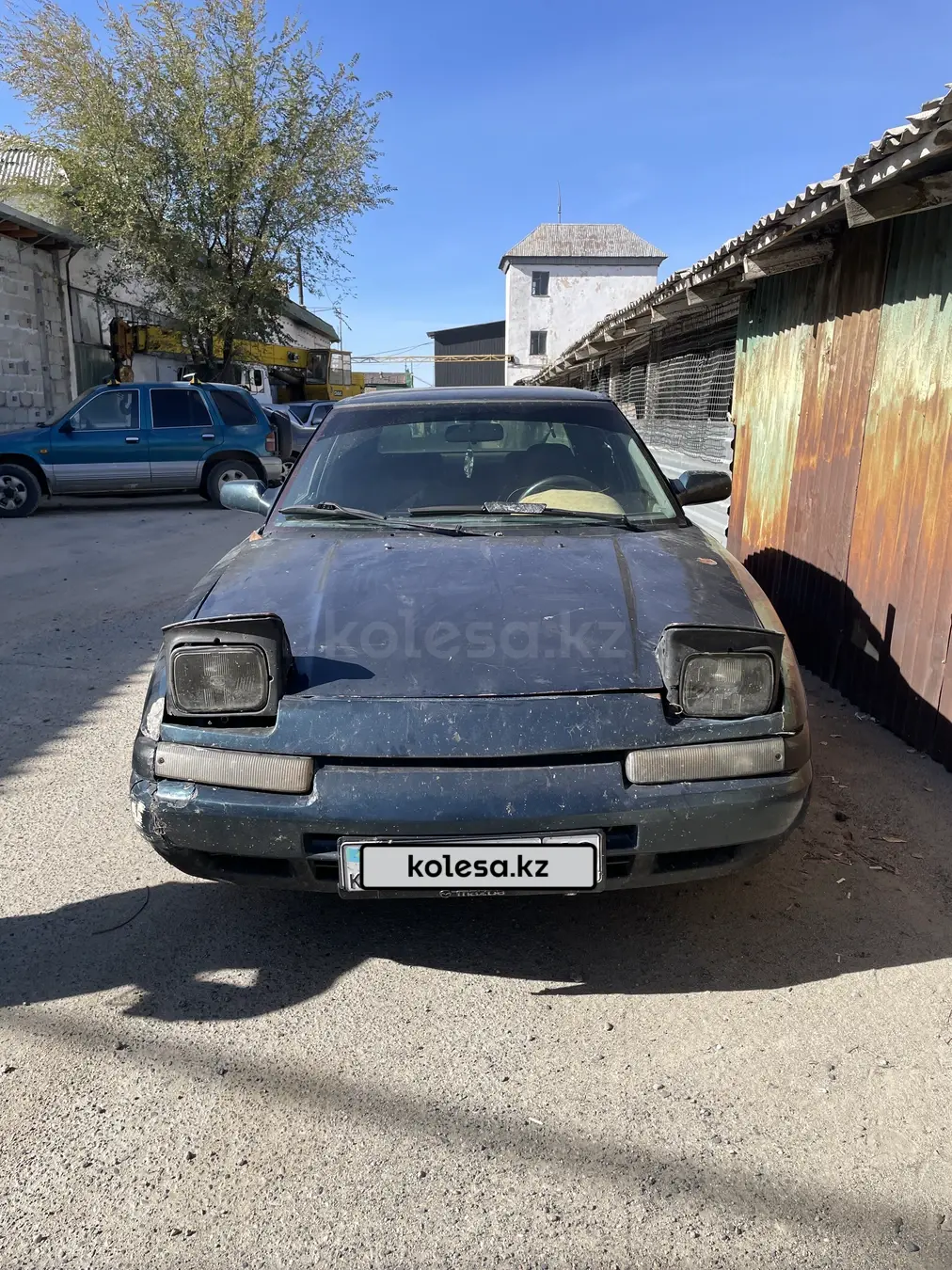Mazda 323, 1992