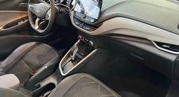 Chevrolet Onix Premier 2 2024 года за 7 890 000 тг. в Петропавловск – фото 4