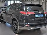 Toyota RAV4 Prestige 2017 года за 10 590 000 тг. в Алматы – фото 4