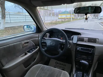 Toyota Camry 1997 года за 2 770 000 тг. в Шиели – фото 13