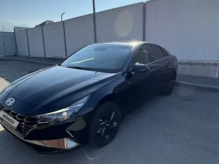 Hyundai Elantra 2023 года за 9 200 000 тг. в Алматы – фото 4