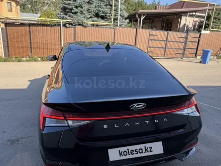 Hyundai Elantra 2023 года за 9 200 000 тг. в Алматы – фото 6