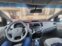 Toyota Sienna 2011 годаfor10 000 000 тг. в Актау