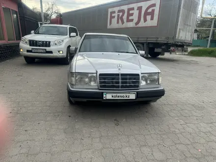 Mercedes-Benz E 230 1992 года за 2 000 000 тг. в Алматы – фото 2