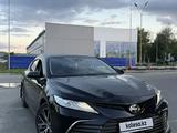 Toyota Camry 2021 года за 14 900 000 тг. в Усть-Каменогорск