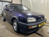 Volkswagen Golf 1997 годаүшін1 550 000 тг. в Караганда – фото 3