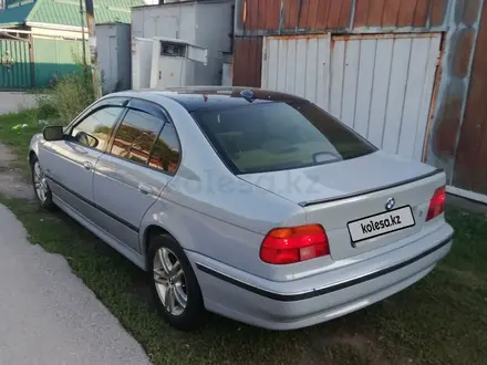 BMW 528 1997 года за 2 200 000 тг. в Алматы – фото 4