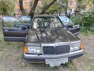 Mercedes-Benz 190