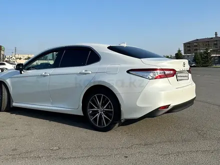 Toyota Camry 2021 года за 14 500 000 тг. в Семей – фото 4