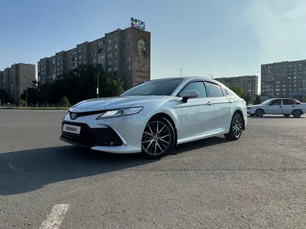 Toyota Camry 2021 года за 14 500 000 тг. в Семей