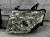 Фары фара Mitsubishi Pajero 4, 2006-15 год, ксенон, оригинал из Японии за 150 000 тг. в Караганда – фото 3