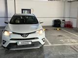 Toyota RAV4 2018 года за 11 750 000 тг. в Астана