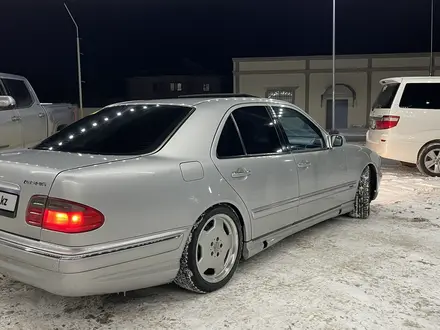 Mercedes-Benz E 320 1999 года за 6 000 000 тг. в Актау – фото 4